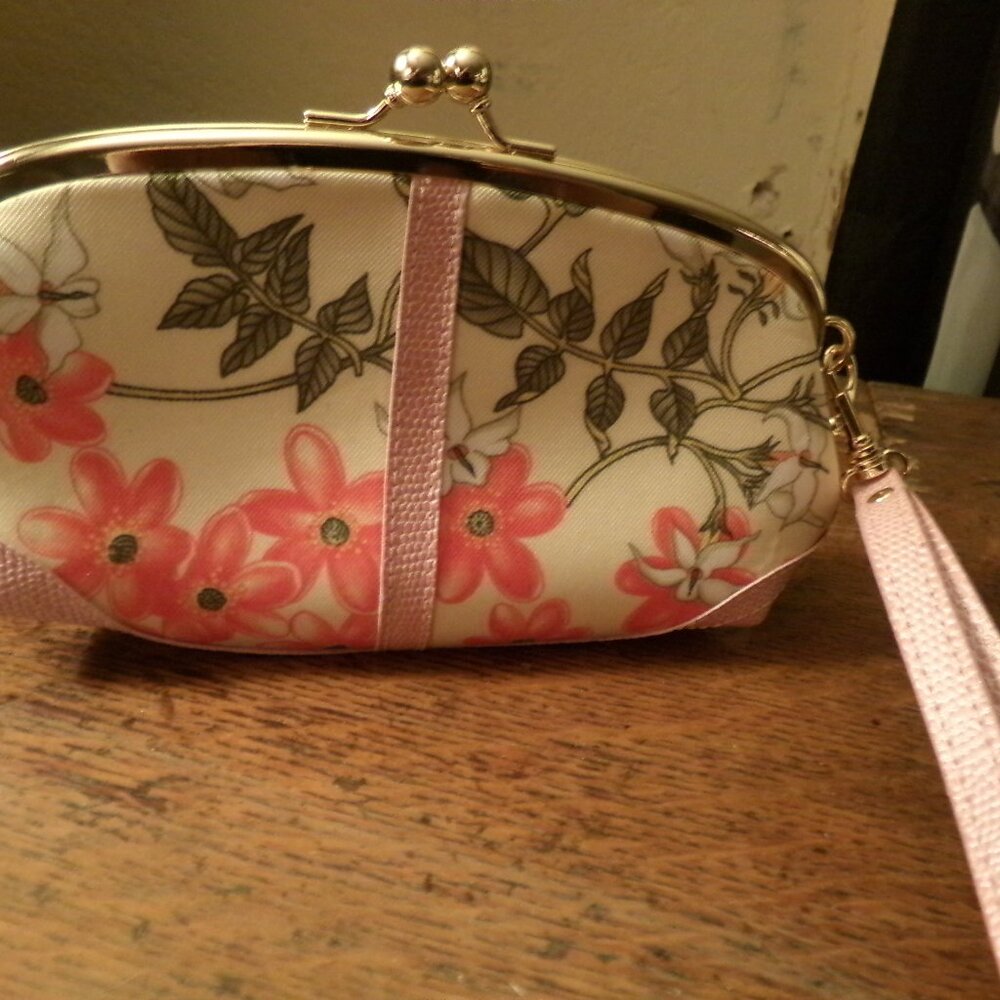 Joan rivers make up wristlet bag.